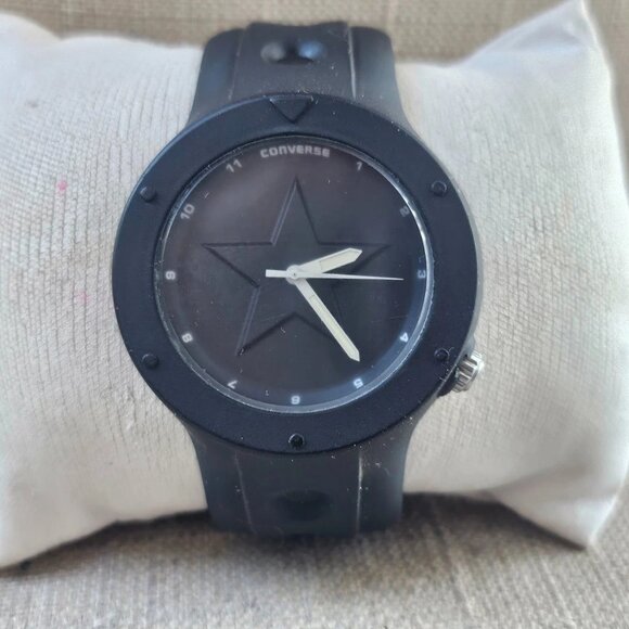 Converse Unisex Wristwatch Black Rubber Strap Sport Analog Wrist Watch - Picture 3 of 12